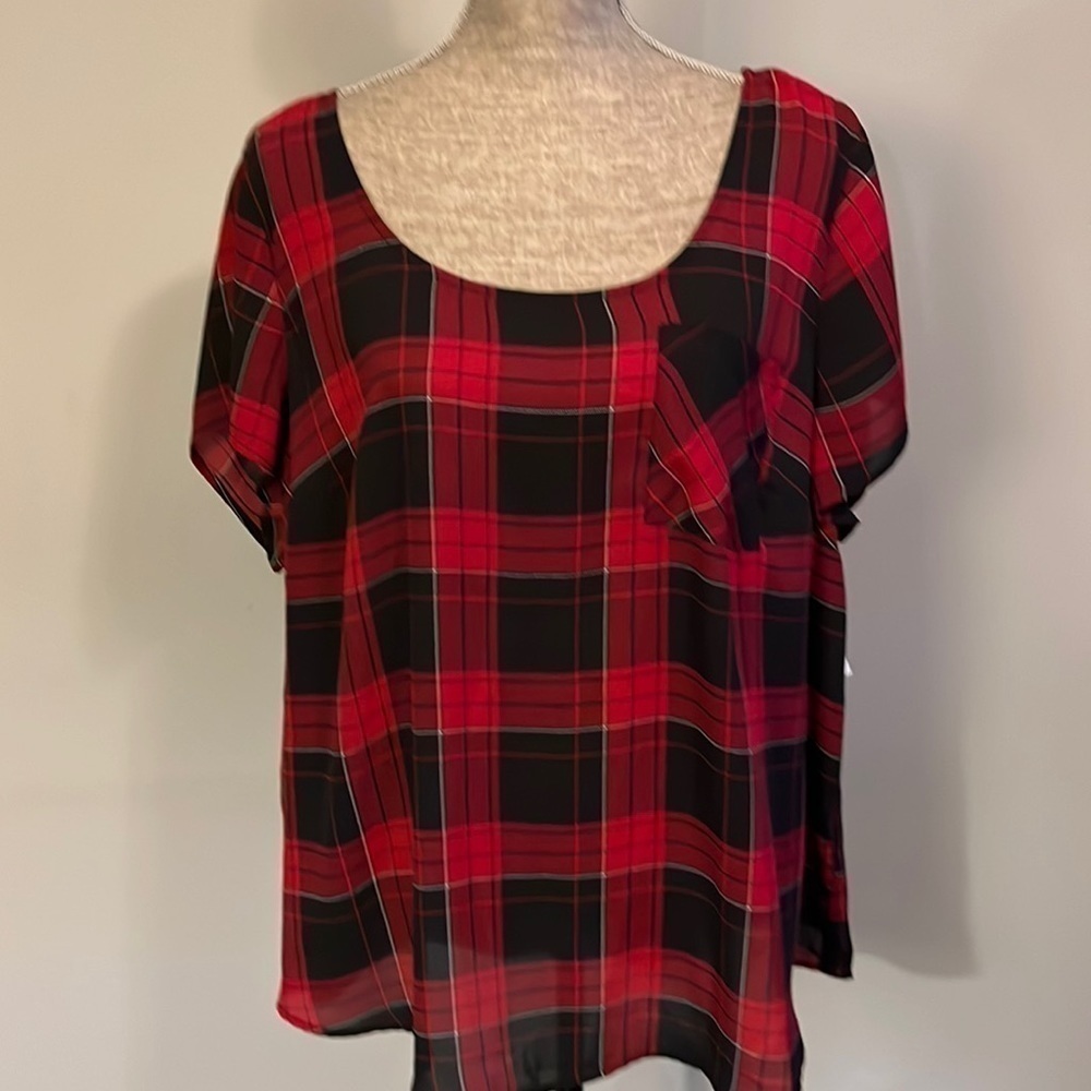 Torrid Georgette Plaid red/black Scoop Neck Short Sleeve W/Button Down Back